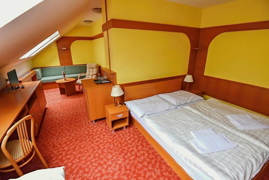 Hotel Prosper Čeladná Buitenkant foto